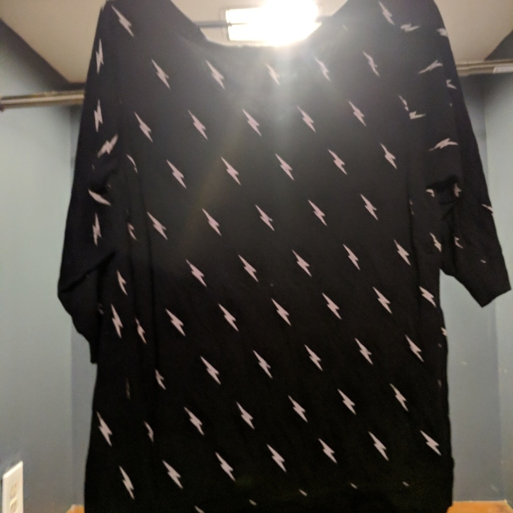 Torrid Lightening Quarter Sleeve Shirt Size 2x